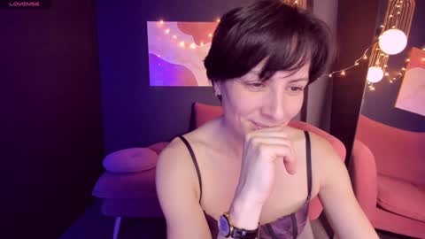 Loren online show from 01/18/25, 05:04