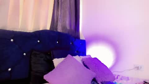lesly lorena online show from 05/25/26, 07:09