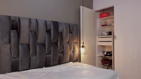 Lorena Vieira  online show from 02/08/25, 02:47