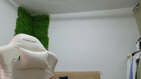 Amelia online show from 02/11/25, 08:10