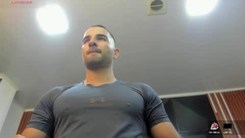  L O R E N Z O  Thumbs Up help  online show from 10/31/25, 11:11