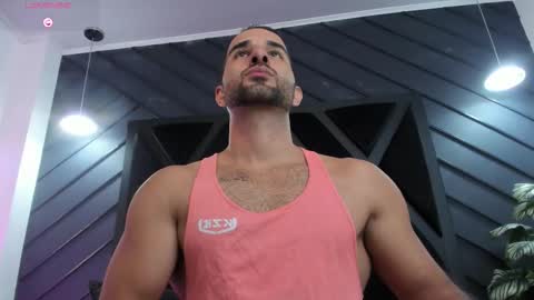  L O R E N Z O  Thumbs Up help  online show from 01/18/26, 01:59