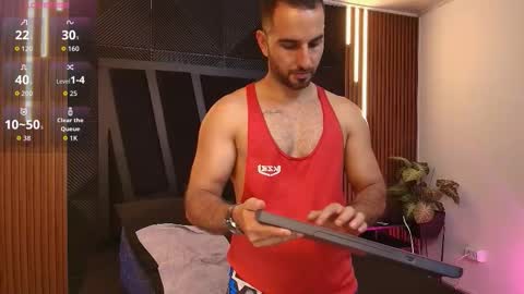  L O R E N Z O  Thumbs Up help  online show from 02/20/26, 07:03