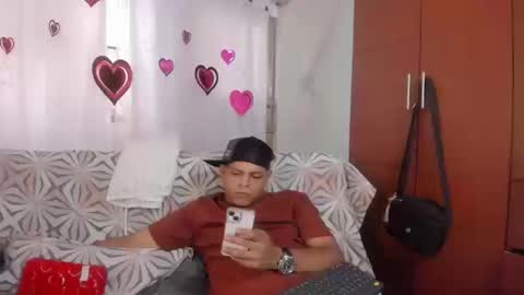 Snapshot of loreth_jw chatting on 09/15/25, 05:24 Queen Loreth online show from 09/15/25, 05:24