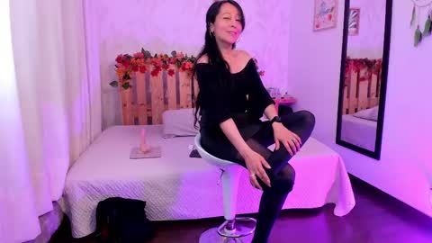 loretta_fraser online show from 10/09/25, 12:58