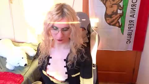 Lori -----------------------------------    online show from 02/14/26, 01:41