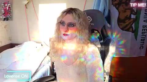 Lori -----------------------------------    online show from 03/13/26, 01:18