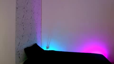 Lorian Vikel  online show from 03/20/26, 12:04