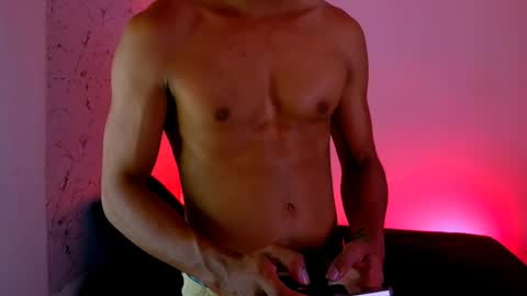 Lorian Vikel  online show from 04/05/26, 03:58