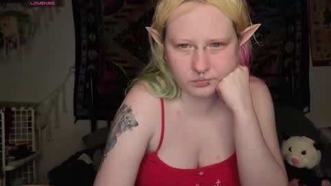 Snapshot of loricritter2 chatting on 05/15/26, 11:23 Lori Critter online show from 05/15/26, 11:23