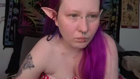 Snapshot of loricritter2 chatting on 07/23/26, 10:40 Lori Critter online show from 07/23/26, 10:40