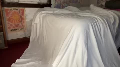 Snapshot of lorikane chatting on 09/15/25, 12:10 Lorelai Kane online show from 09/15/25, 12:10