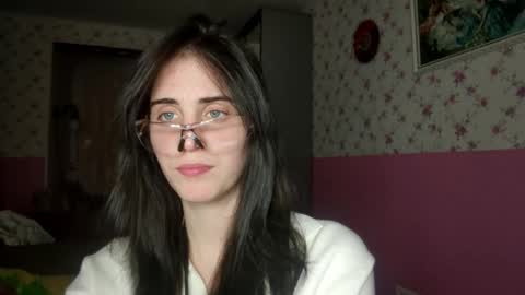 Kira online show from 11/20/25, 03:45