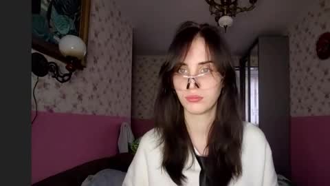 Kira online show from 12/02/25, 07:14