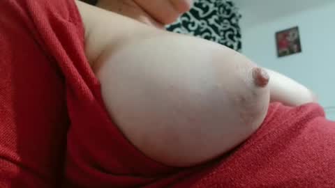 Snapshot of lory34 chatting on 10/09/25, 05:16 lory34 online show from 10/09/25, 05:16