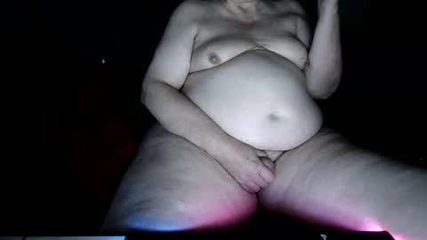 Snapshot of lory_99 chatting on 05/21/26, 03:24 Lory online show from 05/21/26, 03:24