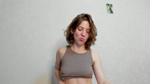 Snapshot of lost_moon chatting on 05/21/26, 07:32 lost_moon online show from 05/21/26, 07:32