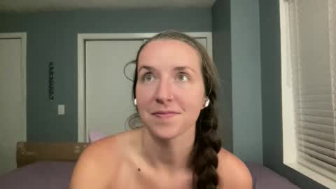 Snapshot of lothlori chatting on 05/15/26, 11:34 lothlori online show from 05/15/26, 11:34