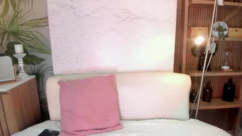 Lotti online show from 05/26/26, 08:16