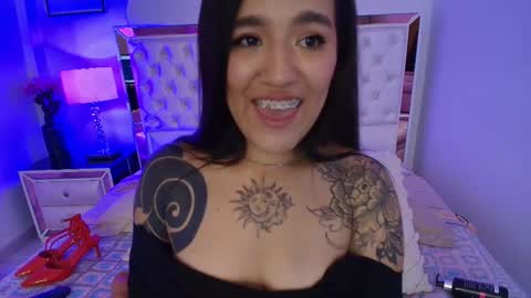 lottie_fox online show from 12/16/25, 04:06