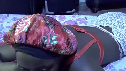 lotty_lavilla online show from 10/26/25, 06:58