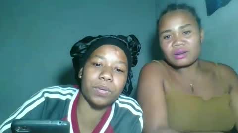 louane98 online show from 04/01/26, 07:00