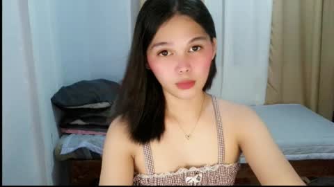 Snapshot of louilalicious chatting on 05/20/26, 12:44 louilalicious online show from 05/20/26, 12:44