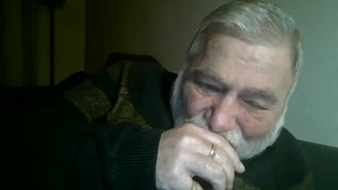 Snapshot of louis_chokdee chatting on 12/22/24, 04:06 louis_chokdee online show from 12/22/24, 04:06