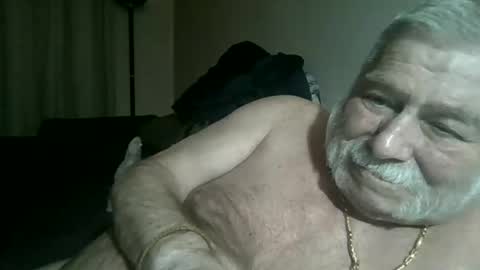 Snapshot of louis_chokdee chatting on 02/21/25, 06:26 louis_chokdee online show from 02/21/25, 06:26