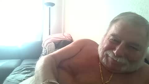 Snapshot of louis_chokdee chatting on 09/12/25, 03:23 louis_chokdee online show from 09/12/25, 03:23