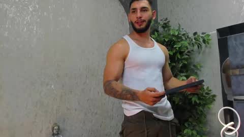 Louis online show from 11/08/25, 12:33