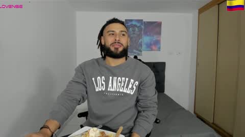 Snapshot of louis_marley_ chatting on 12/18/24, 01:15 louis_marley_ online show from 12/18/24, 01:15