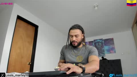 Snapshot of louis_marley_ chatting on 02/26/25, 10:09 louis_marley_ online show from 02/26/25, 10:09