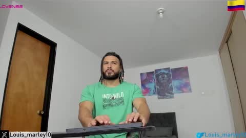 Snapshot of louis_marley_ chatting on 03/05/25, 02:46 louis_marley_ online show from 03/05/25, 02:46