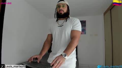 Snapshot of louis_marley_ chatting on 12/02/25, 02:12 louis_marley_ online show from 12/02/25, 02:12