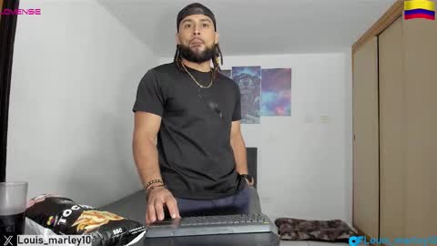 Snapshot of louis_marley_ chatting on 12/23/25, 12:08 louis_marley_ online show from 12/23/25, 12:08