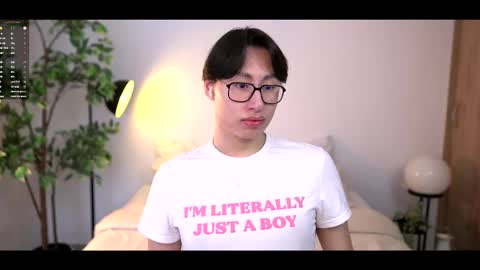 Snapshot of louis_zh chatting on 09/22/25, 12:40 Louis online show from 09/22/25, 12:40