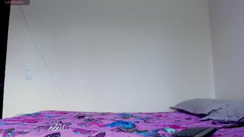 Snapshot of louise_22cm chatting on 06/24/26, 01:10 Mi lu online show from 06/24/26, 01:10