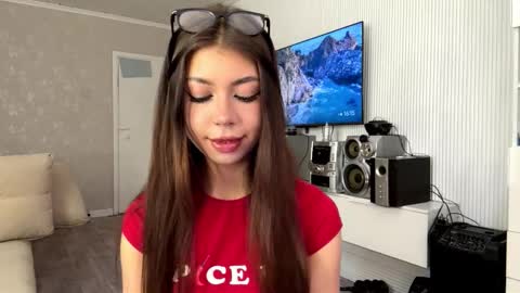 Flora online show from 03/14/26, 11:15