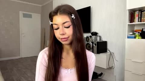 Flora online show from 03/19/26, 09:24