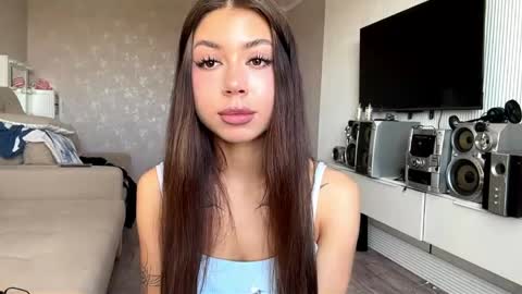 Flora online show from 04/18/26, 07:23