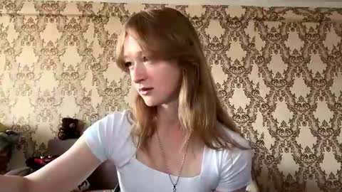 Snapshot of louracryderman chatting on 08/08/26, 02:03 louracryderman online show from 08/08/26, 02:03