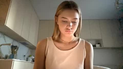 Eliza online show from 03/30/26, 04:13