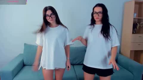 Brook and Del online show from 10/09/25, 04:43