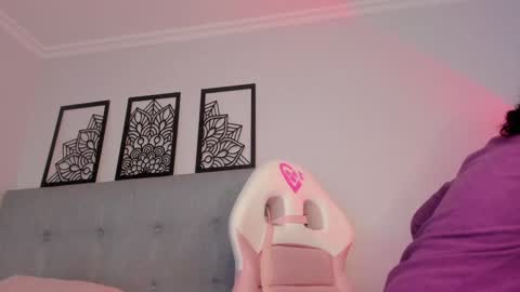 Snapshot of lourreinstounn chatting on 01/05/25, 10:50 Lourrein Stoun   Independiente online show from 01/05/25, 10:50