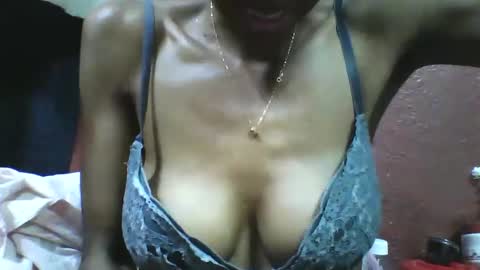 lovaelisa online show from 10/21/25, 02:29