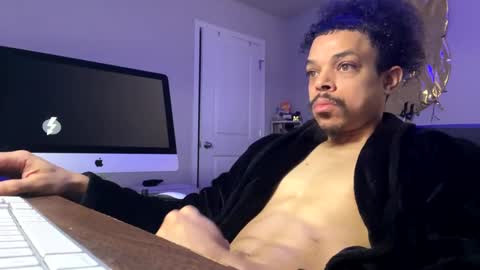 Snapshot of love4heelz chatting on 12/29/24, 05:44 Prynce online show from 12/29/24, 05:44