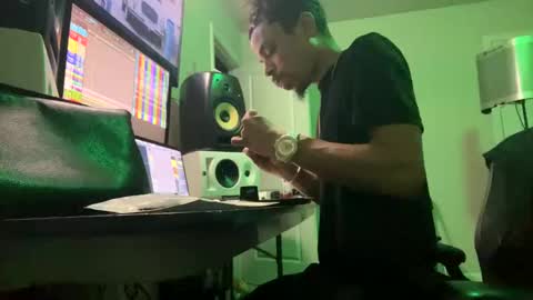 Snapshot of love4heelz chatting on 02/07/25, 06:14 Prynce online show from 02/07/25, 06:14