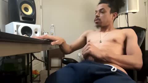 Snapshot of love4heelz chatting on 02/07/25, 04:24 Prynce online show from 02/07/25, 04:24