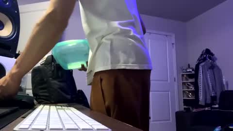 Snapshot of love4heelz chatting on 03/01/25, 07:08 Prynce online show from 03/01/25, 07:08